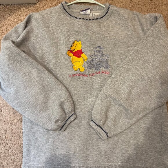 Large Grey Winne the Pooh Crewneck - Picture 1 of 1